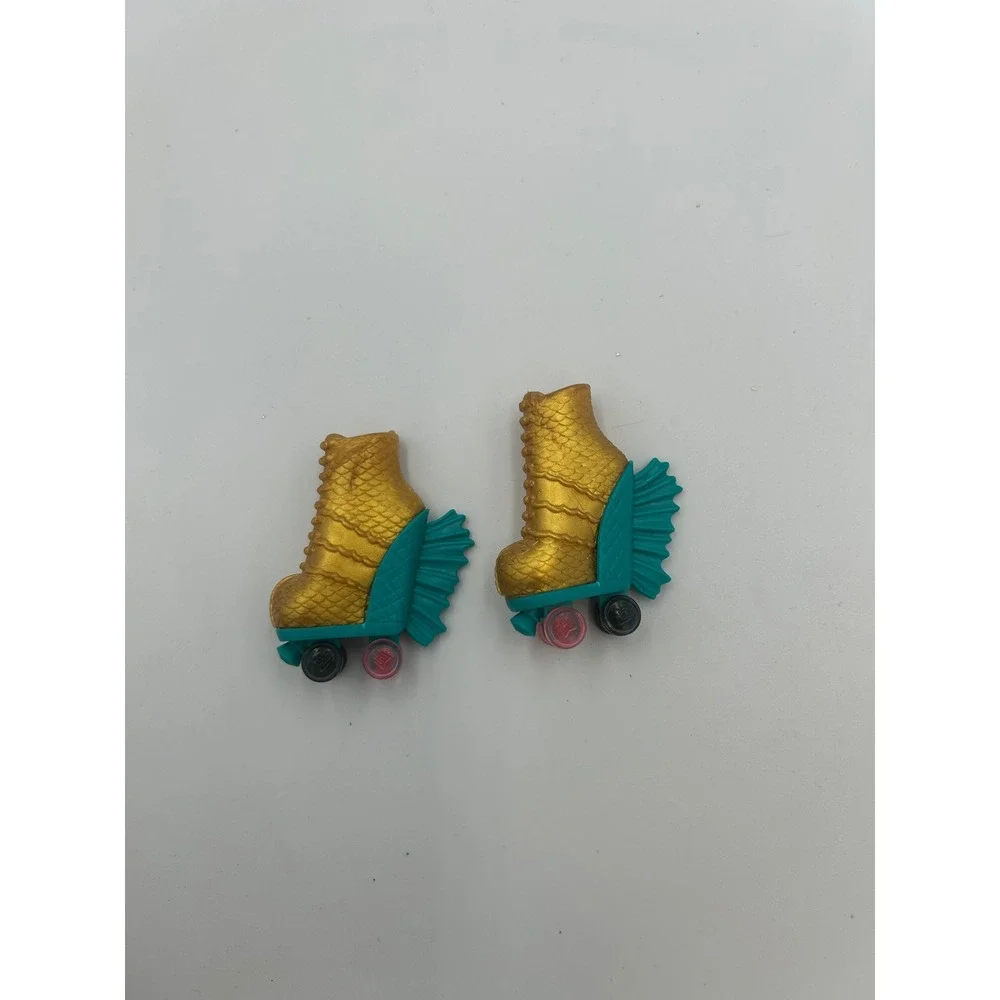 Monster High Lagoona Blue Wheel Love Roller Skates